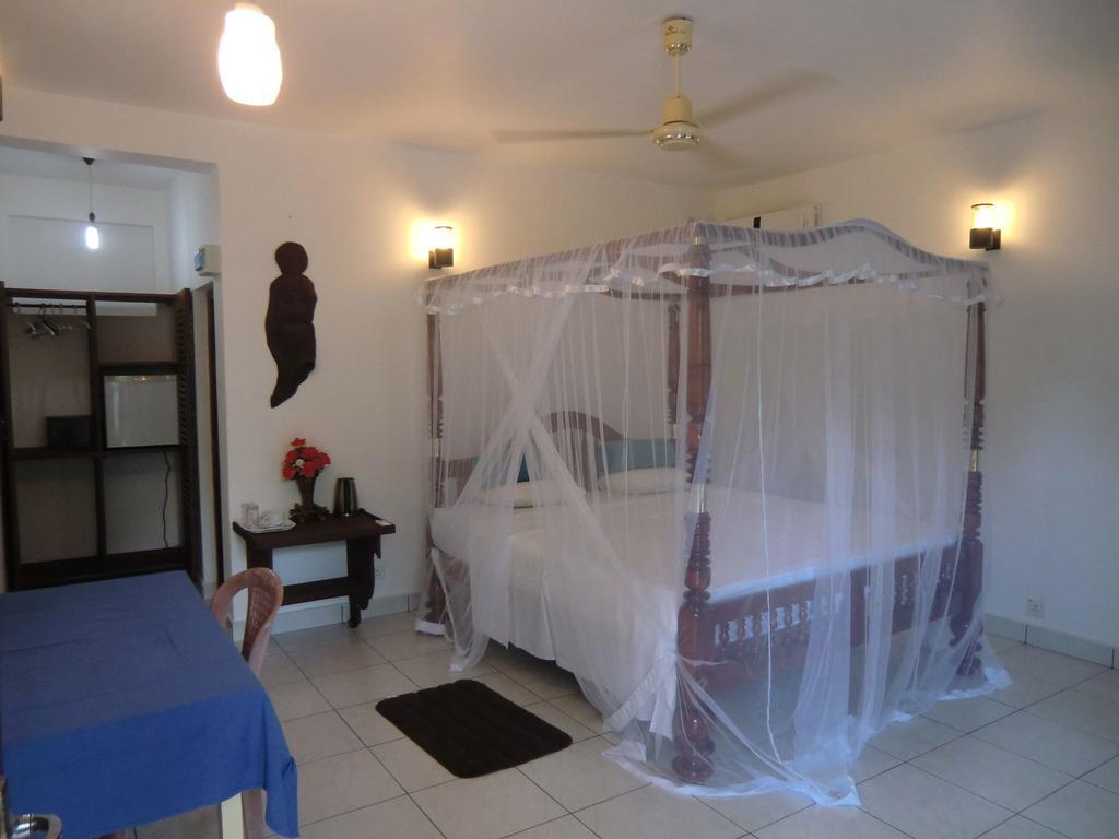 The Oasis Villa Hikkaduwa Habitación foto