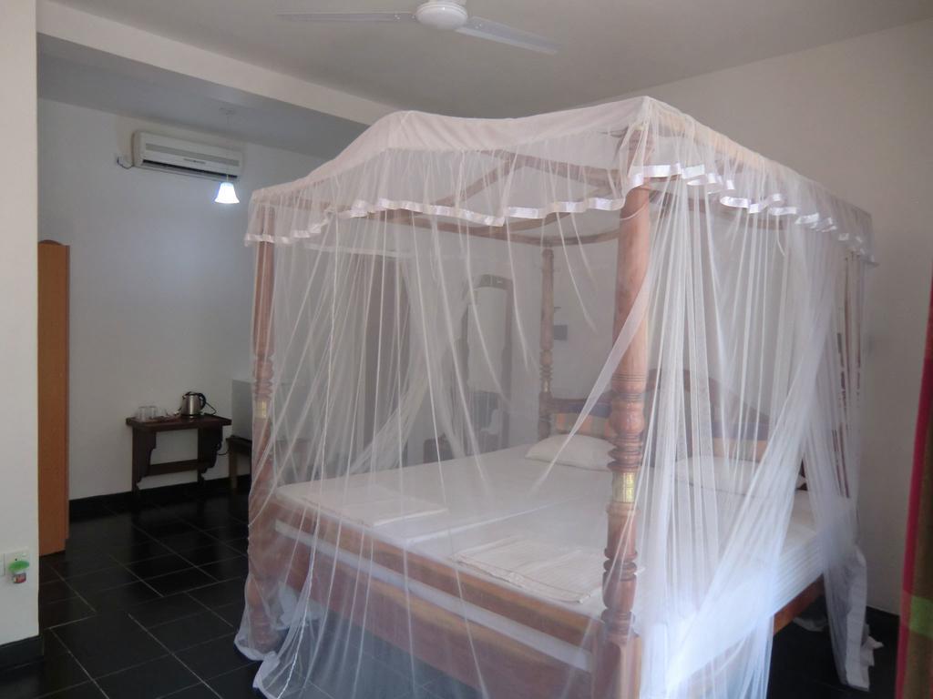 The Oasis Villa Hikkaduwa Habitación foto