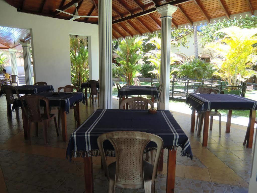 The Oasis Villa Hikkaduwa Exterior foto